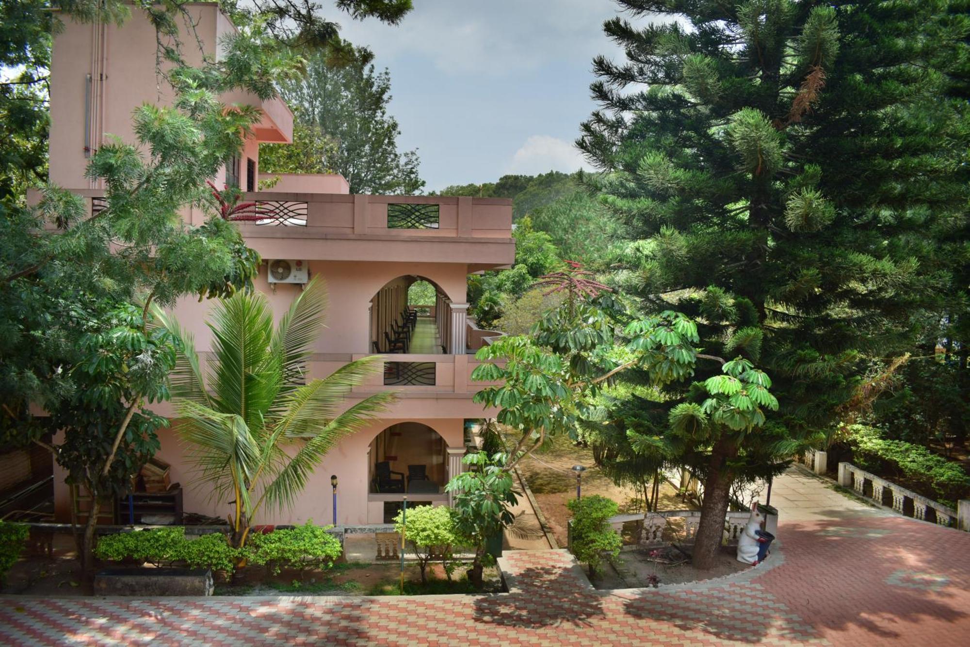 Jains Royal Palace Resorts Yelagiri Exterior foto